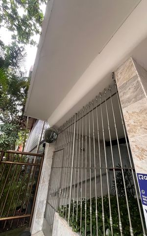 Apartamento à venda com 248m², 3 quartos e 2 vagas Apartamento à venda com 248m², 3 quartos e 2 vagasPlaca