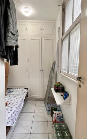 Apartamento à venda com 248m², 3 quartos e 2 vagas Apartamento à venda com 248m², 3 quartos e 2 vagasQuarto de Serviço