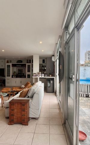 Apartamento à venda com 248m², 3 quartos e 2 vagas Apartamento à venda com 248m², 3 quartos e 2 vagasSala