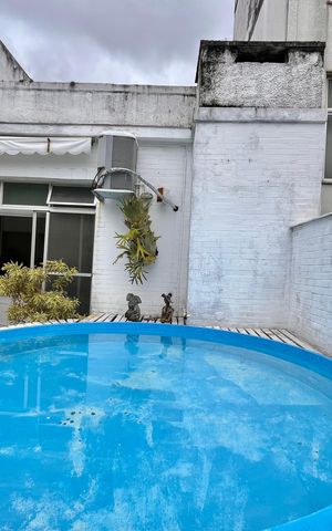 Apartamento à venda com 248m², 3 quartos e 2 vagas Apartamento à venda com 248m², 3 quartos e 2 vagasPiscina
