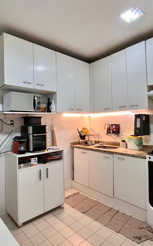 Apartamento à venda com 248m², 3 quartos e 2 vagas Apartamento à venda com 248m², 3 quartos e 2 vagasCozinha