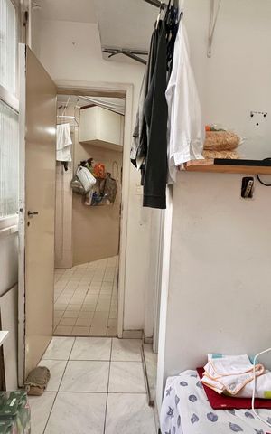 Apartamento à venda com 248m², 3 quartos e 2 vagas Apartamento à venda com 248m², 3 quartos e 2 vagasQuarto de Serviço