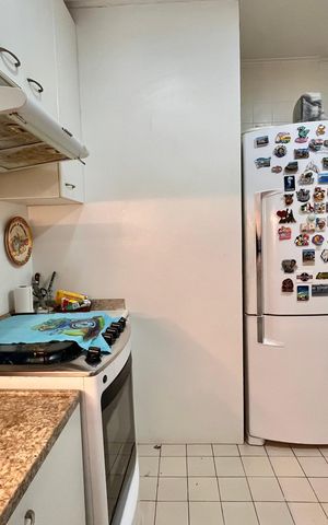 Apartamento à venda com 248m², 3 quartos e 2 vagas Apartamento à venda com 248m², 3 quartos e 2 vagasCozinha