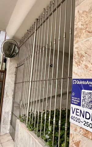 Apartamento à venda com 248m², 3 quartos e 2 vagas Apartamento à venda com 248m², 3 quartos e 2 vagasPlaca