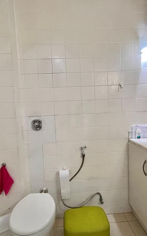 Apartamento à venda com 248m², 3 quartos e 2 vagas Apartamento à venda com 248m², 3 quartos e 2 vagasBanheiro social