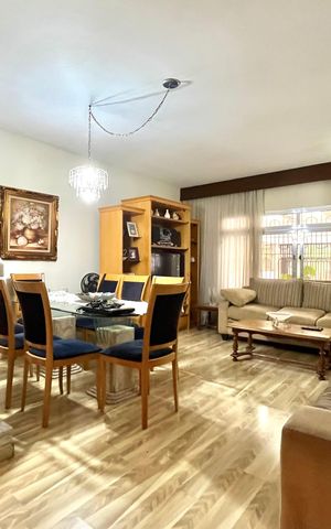 Casa à venda com 135m², 3 quartos e 2 vagas Casa à venda com 135m², 3 quartos e 2 vagasSala