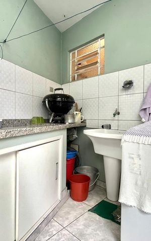 Casa à venda com 135m², 3 quartos e 2 vagas Casa à venda com 135m², 3 quartos e 2 vagasÁrea de Serviço
