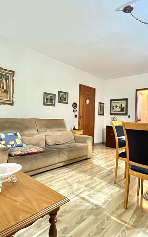Casa à venda com 135m², 3 quartos e 2 vagas Casa à venda com 135m², 3 quartos e 2 vagasSala