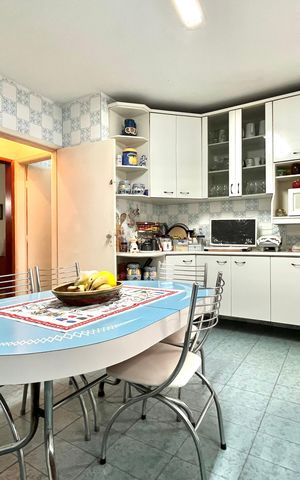 Casa à venda com 135m², 3 quartos e 2 vagas Casa à venda com 135m², 3 quartos e 2 vagasCozinha