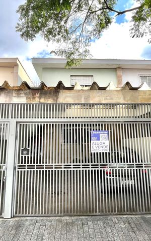 Casa à venda com 135m², 3 quartos e 2 vagas Casa à venda com 135m², 3 quartos e 2 vagasFachada