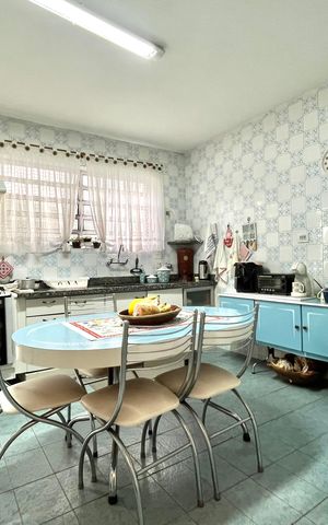 Casa à venda com 135m², 3 quartos e 2 vagas Casa à venda com 135m², 3 quartos e 2 vagasCozinha