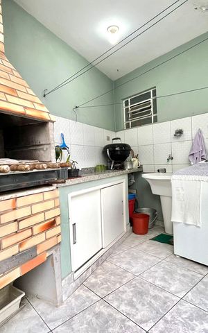 Casa à venda com 135m², 3 quartos e 2 vagas Casa à venda com 135m², 3 quartos e 2 vagasChurrasqueira