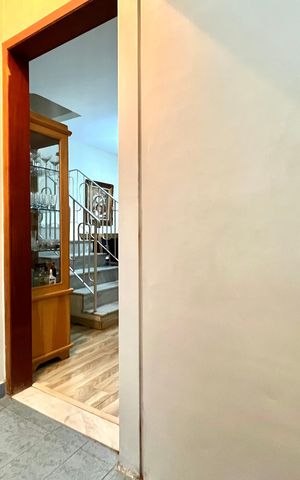 Casa à venda com 135m², 3 quartos e 2 vagas Casa à venda com 135m², 3 quartos e 2 vagasLavabo