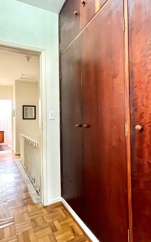 Casa à venda com 135m², 3 quartos e 2 vagas Casa à venda com 135m², 3 quartos e 2 vagasCloset da suíte