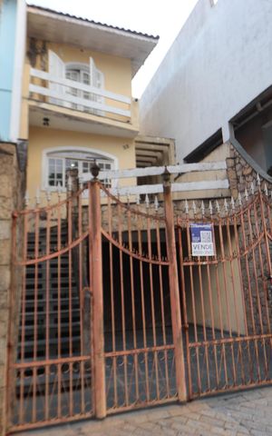 Casa à venda com 125m², 3 quartos e 3 vagasFachada