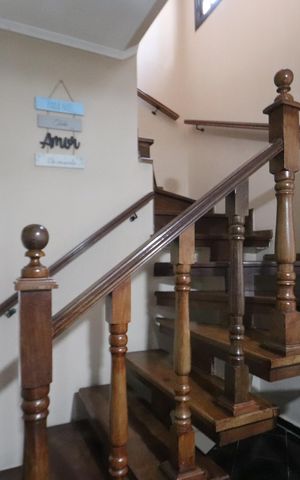 Casa à venda com 125m², 3 quartos e 3 vagasEscada