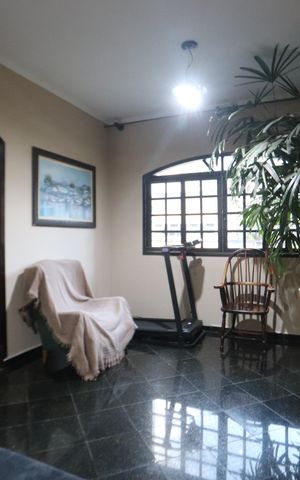 Casa à venda com 125m², 3 quartos e 3 vagasSala