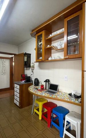 Apartamento à venda com 137m², 3 quartos e 2 vagas Apartamento à venda com 137m², 3 quartos e 2 vagasCozinha