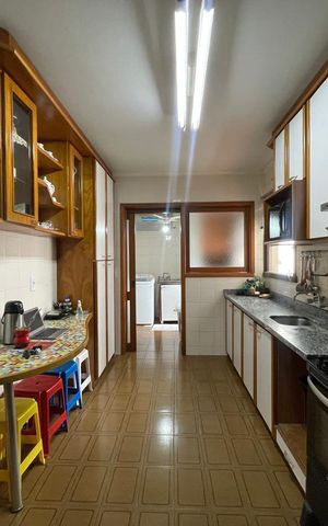 Apartamento à venda com 137m², 3 quartos e 2 vagas Apartamento à venda com 137m², 3 quartos e 2 vagasCozinha