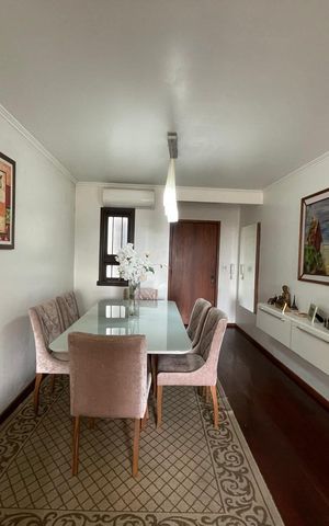 Apartamento à venda com 137m², 3 quartos e 2 vagas Apartamento à venda com 137m², 3 quartos e 2 vagasSala jantar