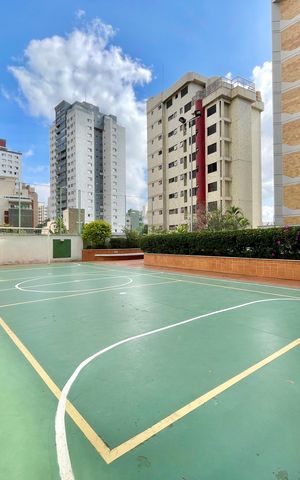 Apartamento à venda com 198m², 4 quartos e 3 vagas