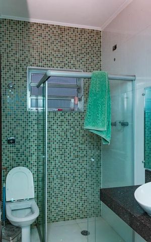 Casa à venda com 300m², 4 quartos e 2 vagas