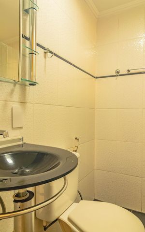 Apartamento à venda com 48m², 2 quartos e 1 vaga Apartamento à venda com 48m², 2 quartos e 1 vagaBanheiro