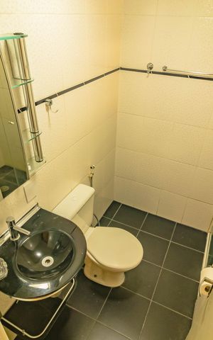 Apartamento à venda com 48m², 2 quartos e 1 vaga Apartamento à venda com 48m², 2 quartos e 1 vagaBanheiro