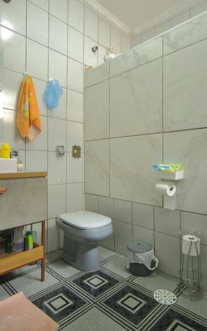 Casa à venda com 202m², 3 quartos e 3 vagasBanheiro dos Quartos 