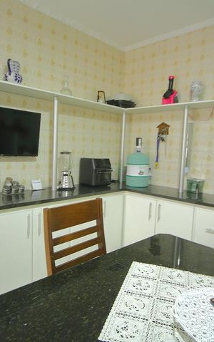 Casa à venda com 202m², 3 quartos e 3 vagasCozinha 