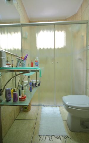 Casa à venda com 202m², 3 quartos e 3 vagasBanheiro Social 