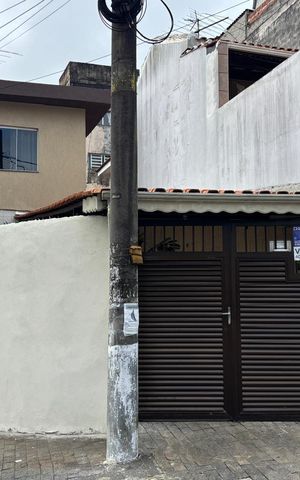 Casa à venda com 202m², 3 quartos e 3 vagas Casa à venda com 202m², 3 quartos e 3 vagasFachada