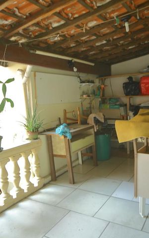 Casa à venda com 202m², 3 quartos e 3 vagasMesanino/depósito 