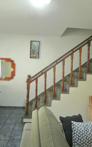 Casa à venda com 202m², 3 quartos e 3 vagasSala