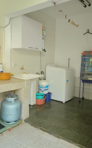 Casa à venda com 202m², 3 quartos e 3 vagasÁrea de Serviço