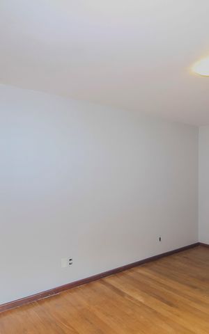 Casa à venda com 409m², 5 quartos e 3 vagas Casa à venda com 409m², 5 quartos e 3 vagasSuite