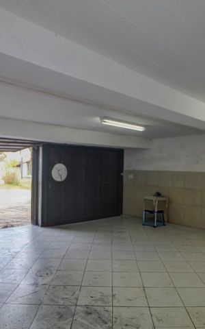 Casa à venda com 409m², 5 quartos e 3 vagas Casa à venda com 409m², 5 quartos e 3 vagasGaragem