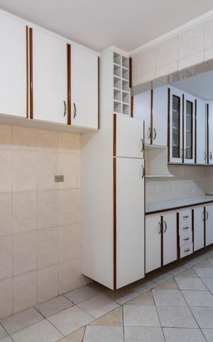 Casa à venda com 210m², 3 quartos e 2 vagasCozinha