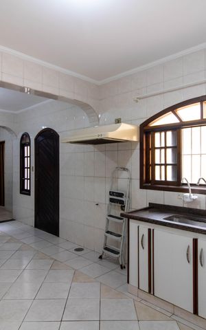 Casa à venda com 210m², 3 quartos e 2 vagasCozinha