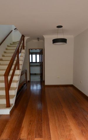Casa de condomínio à venda com 114m², 3 quartos e 2 vagas Casa de condomínio à venda com 114m², 3 quartos e 2 vagasSALA