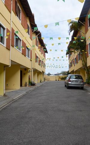 Casa de condomínio à venda com 114m², 3 quartos e 2 vagas Casa de condomínio à venda com 114m², 3 quartos e 2 vagasAREA EXTERNA