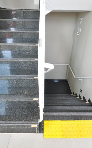Apartamento para alugar com 37m², 2 quartos e sem vagaEscada