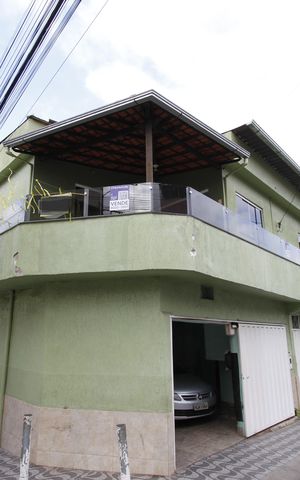 Casa para alugar com 140m², 2 quartos e 2 vagasFachada