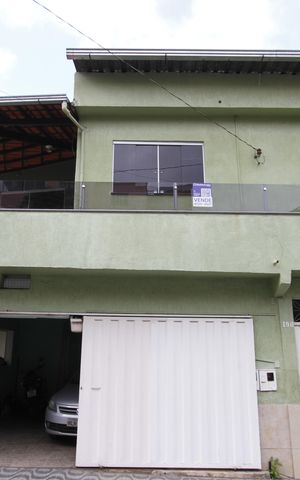 Casa para alugar com 140m², 2 quartos e 2 vagasFachada