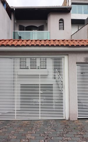 Casa à venda com 242m², 3 quartos e 5 vagasFachada
