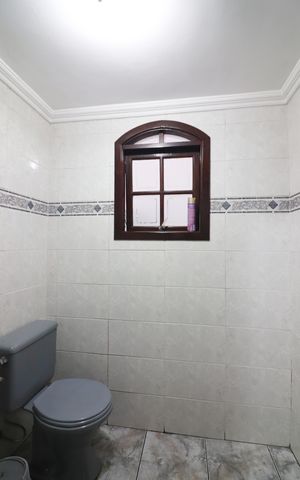 Casa à venda com 242m², 3 quartos e 5 vagasLavabo