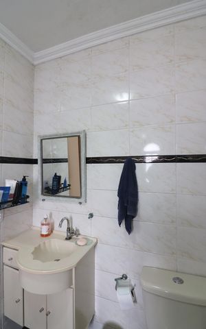 Casa à venda com 242m², 3 quartos e 5 vagasQuarto 1 - Suíte Banheiro 