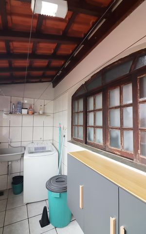 Casa à venda com 242m², 3 quartos e 5 vagasÁrea de Serviço
