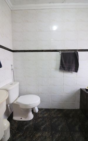 Casa à venda com 242m², 3 quartos e 5 vagasQuarto 1 - Suíte Banheiro 