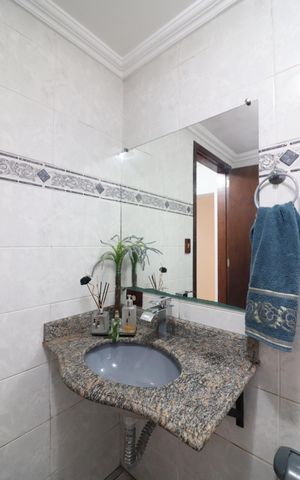 Casa à venda com 242m², 3 quartos e 5 vagasLavabo